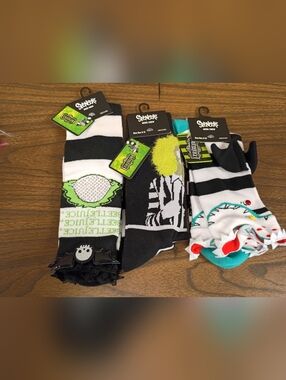NWT Spencer's Beetlejuice Knee High Socks 5-10, 2 Mens Crew Socks Size 8-12 Lot
